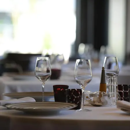 Demeures & Chateaux De La Renaissance Hotel