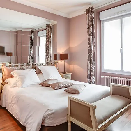 Hotel De La Renaissance - Les Collectionneurs 3*