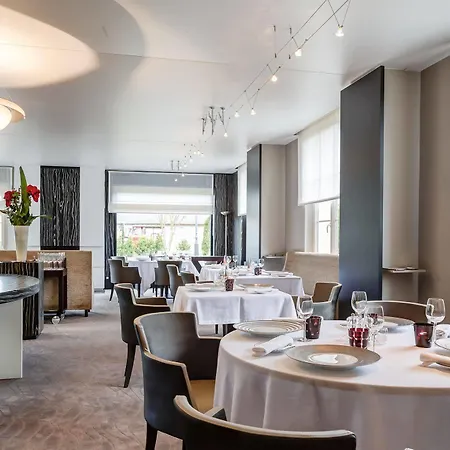 De La Renaissance Hotel 3*