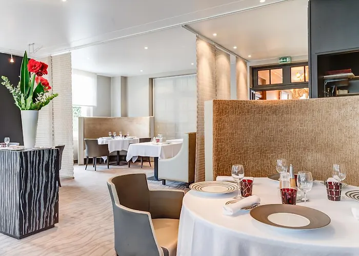 Demeures & Chateaux De La Renaissance Hotel